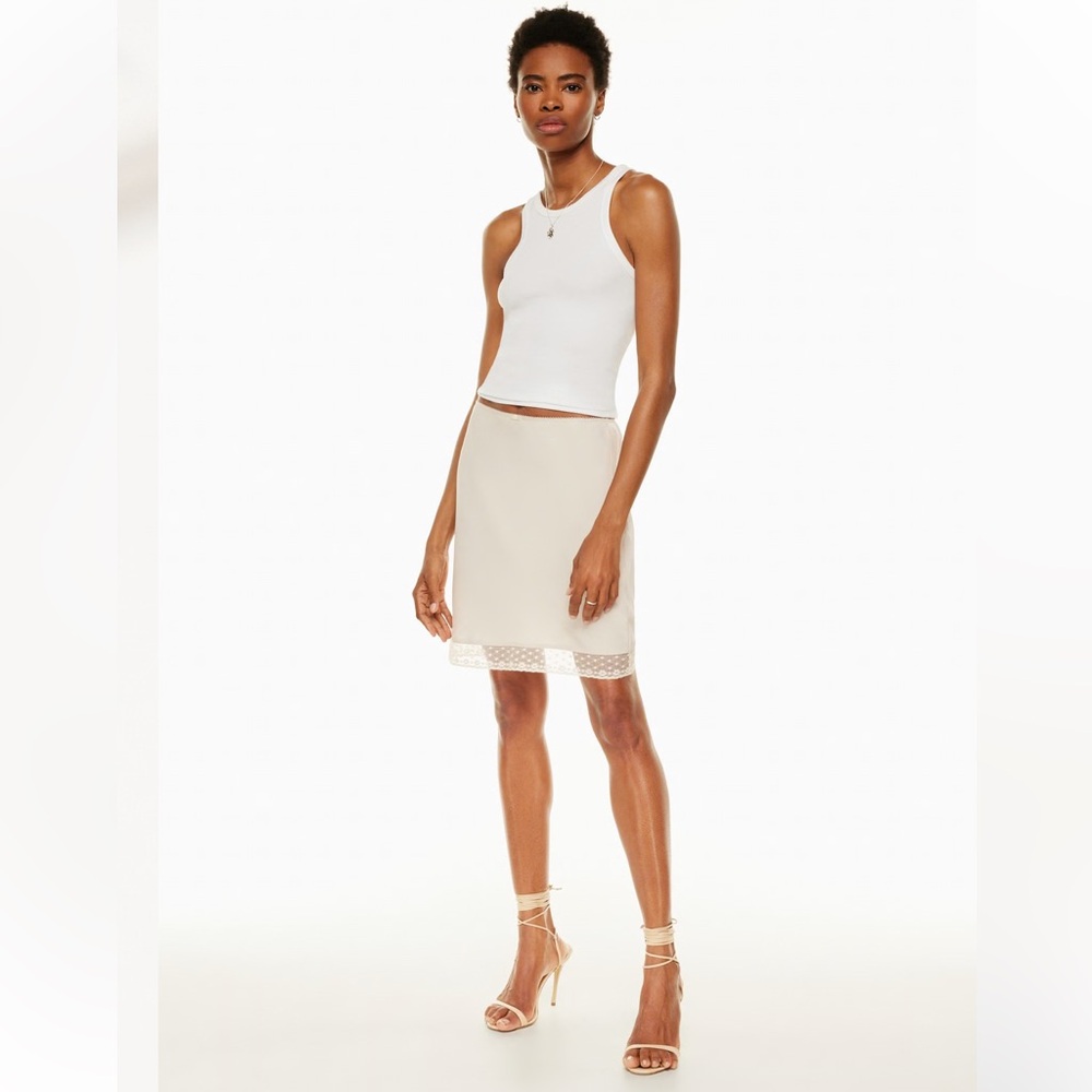 Aritzia Wilfred Lace Trim Half Slip (106213) - medium